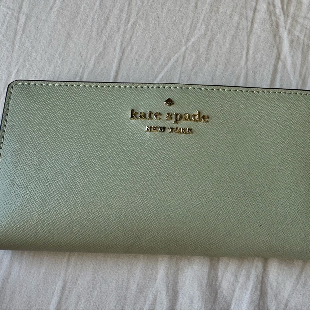 NWOT Kate Spade Light Green Saffiano Leather Bi-fold Wallet